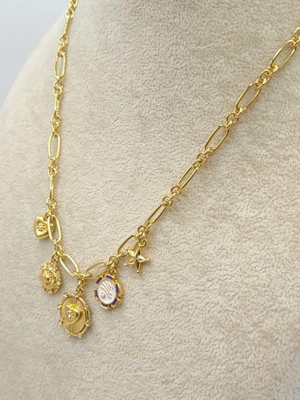 J Crew Clustered Heart Charm Chain Necklace NWOT - Picture 6 of 11
